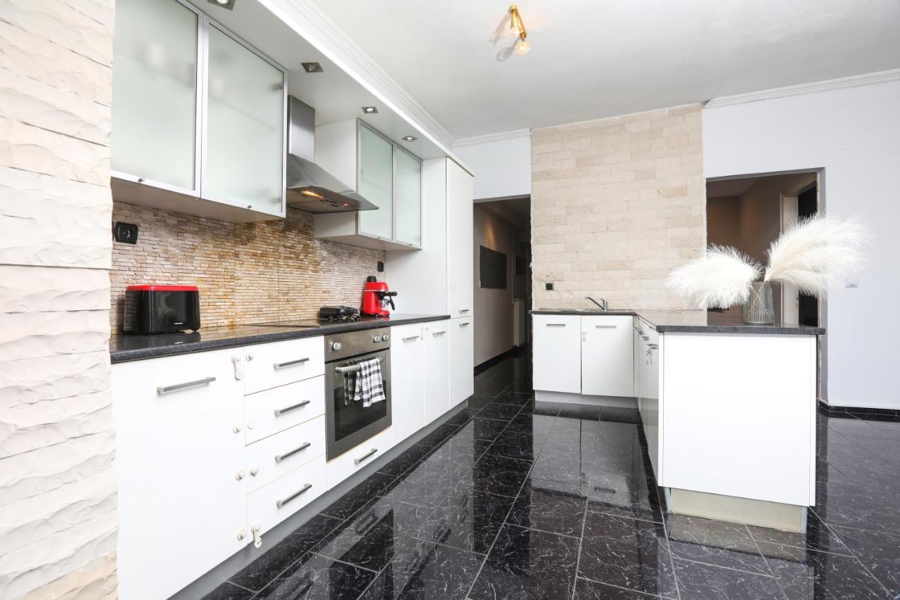 Luxury Apartments Christos Gouvia Exterior foto